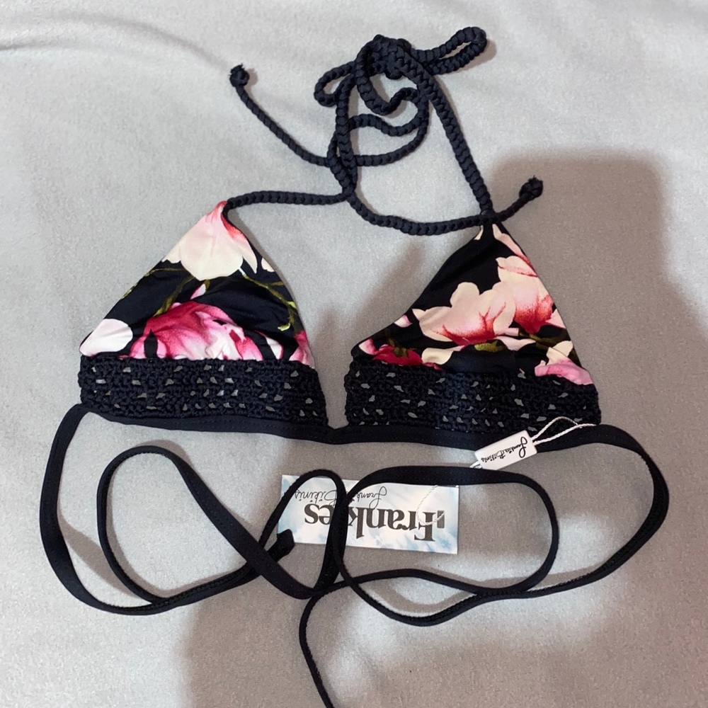 Frankies Brie Top- Black Lotus
